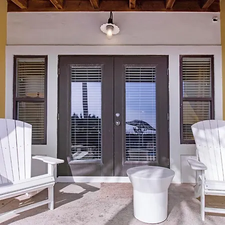 Condo Di Cocco #2-Oceanfront Dog Friendly W Pool
